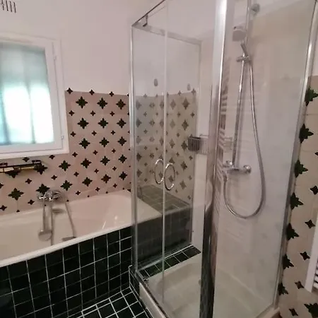 Maison F4 Avec Jardin Et Parking Hyères