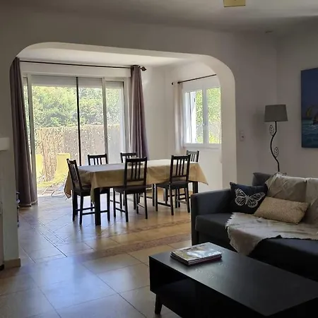 Maison F4 Avec Jardin Et Parking Holiday home *